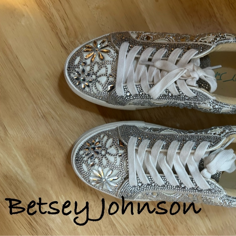 Betsey Johnson Reilly Sneakers